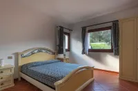 Sea & Villas Hotels near La Pelosa