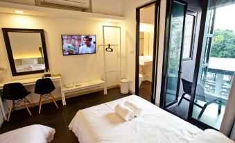 Bed Phrasingh-Adults Only