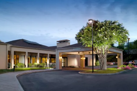 Courtyard Atlanta Marietta/I-75 North Отели в г. Восток Кобб