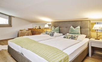 Suite fur Bis zu 4 P & Wellnessbereich