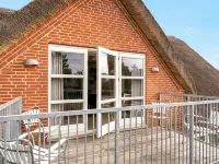 "Henrike" - 3.3km from the Sea