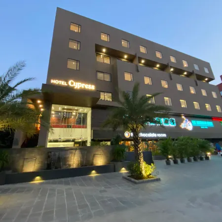 Hotel Cypress