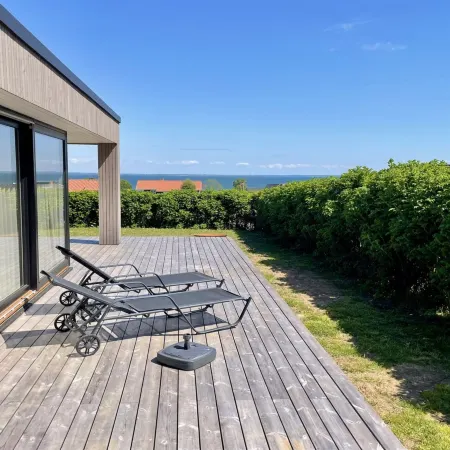 "Ely" - 300m from the Sea