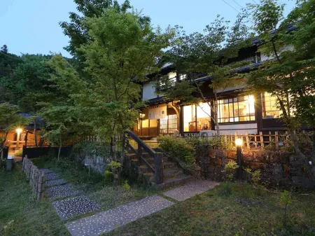 Kaikonoyado Mansakuya Отели рядом с достопримечательностью «Kuju Forest Park Skiing Grounds»