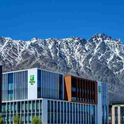Holiday Inn Queenstown Remarkables Park Hotel Exterior