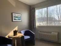 호텔 트란지트 몽-생-힐레르 Centre de la Nature Mont Saint-Hilaire 주변 호텔