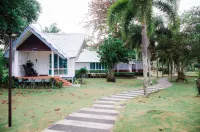 Koh Mak Resort Hotels near Turtle Beach