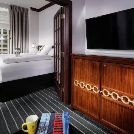 Staypineapple, An Iconic Hotel, the Loop Chicago