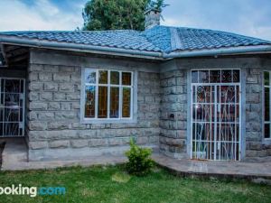 Lovely Spacious 3-Bed All EnSuite House in Nanyuki