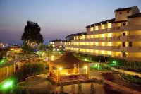 Sentinus Beach Hotel فنادق في Yavansu Mahallesi