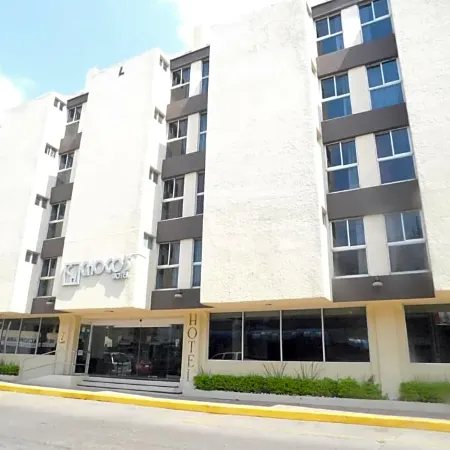 Choco's Hotel