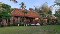 Ndalem Hapsari Resort Hotel dekat Toserba WS Pakem