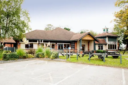 Premier Inn Liverpool (West Derby) Отели рядом с достопримечательностью «Строберри Филд»