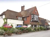 Maidstone (A26/Wateringbury) Hotels near Teapot Island