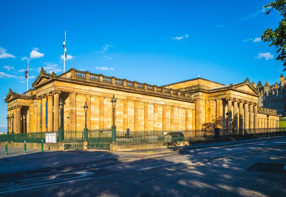 1. 훌륭한 위치 -..