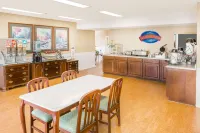 Baymont by Wyndham Grenada - breakfast