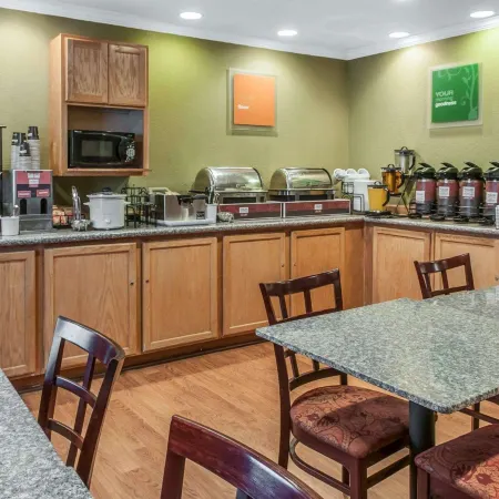 Quality Inn & Suites Farmington