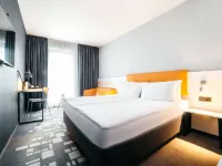 Q Hotel Kraków Các khách sạn ở Krakowski