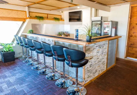 卡那封Hospitality,貝斯特韋斯特SureStay精選酒店