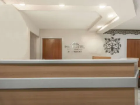 Microtel Inn & Suites by Wyndham Auburn Hotels in Auburn