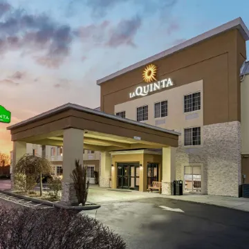 La Quinta Inn & Suites by Wyndham Knoxville North I-75 Отели в г. Пауэлл