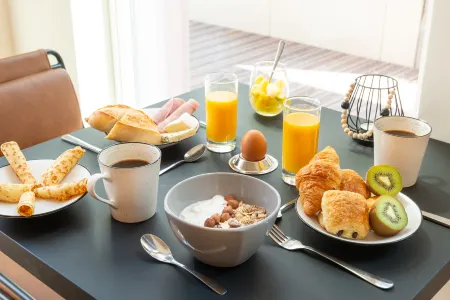 The Originals Résidence le Monde Paris Ivry Confluence Отели рядом со станцией Ivry-sur-Seine railway station