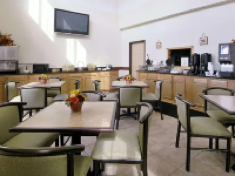 Super 8 by Wyndham Bowling Green North Hoteles en Bowling Green