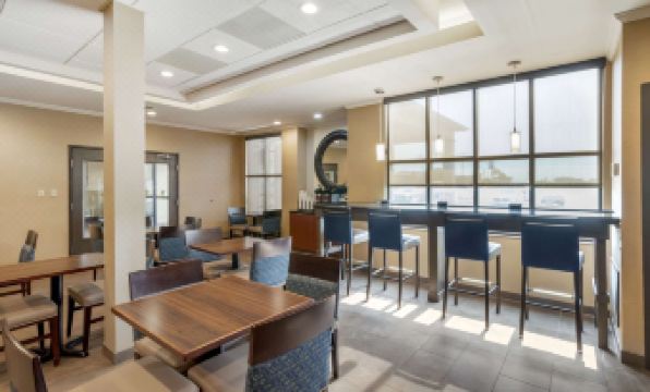 Comfort Inn & Suites