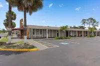 Super 8 by Wyndham Kissimmee/Orlando - parking