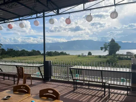 Antony Homestay Near Pantai Pasir Putih Parbaba Mitra RedDoorz Отели в г. Samosir Regency