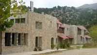 To Exari Hotels in Anatolikos Selinos