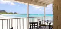 Radisson Aquatica Resort Barbados - Pemandangan Pantai
