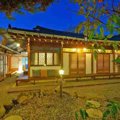 Jeonju Hanok Mippeum Hotel Exterior