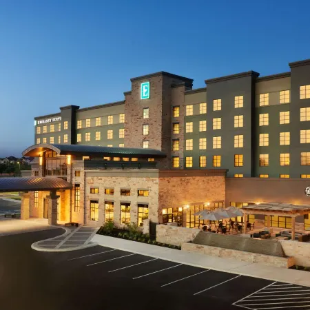 Embassy Suites San Antonio Brooks Hotel & Spa