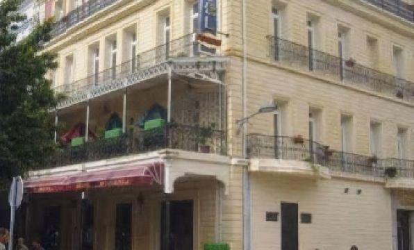 Hôtel d'Orient - Housity