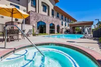 Holiday Inn Express & Suites ATASCADERO by IHG - Hot Tub