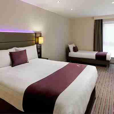 Premier Inn Stoke-On-Trent (Hanley) Rooms