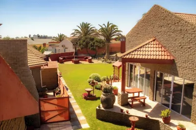 Amjicaja Guesthouse, Tours & Rentals Hotéis em Walvis Bay