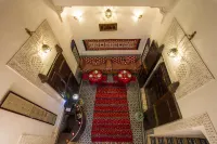 里亞德塔哈賓館 - 露台