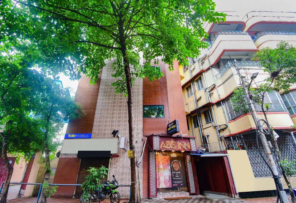 Hotel O Abi Inn Hotel Near Dhakuria Manipal Hospital - Housity