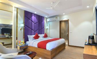 Hotel Saina International