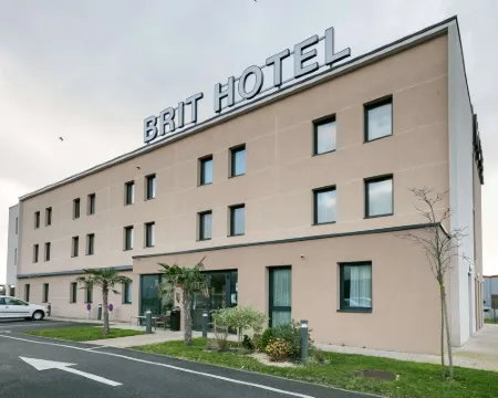 Brit Hotel Dieppe โรงแรมในดิแยป