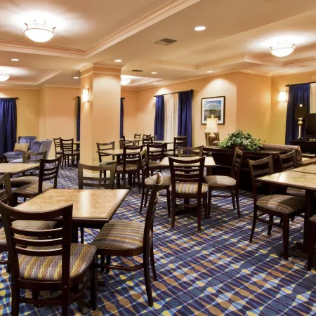 Holiday Inn Express & Suites FORT PIERCE WEST by IHG