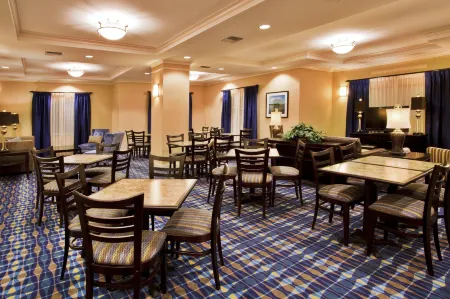 Holiday Inn Express & Suites Fort Pierce West