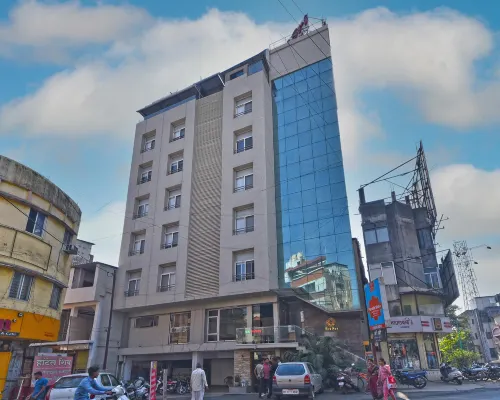 Hotel Sri Sri Executive Kolhapur Near Mahalaxmi Temple فنادق في كولهابور