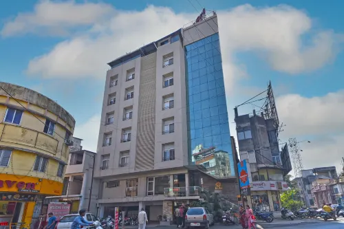 Hotel Sri Sri Executive Kolhapur Near Mahalaxmi Temple