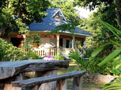 Domaine les Rochers Hotels near Anse Source d'Argent