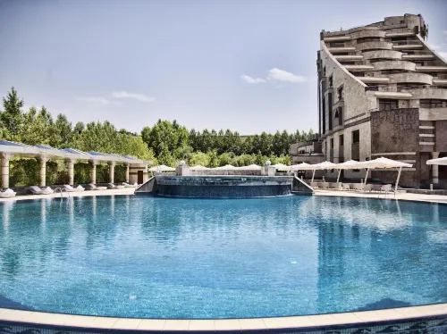 Multi Grand Pharaon Hotel Hotels in Dzoraghbyur