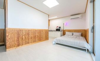 Tongyeong Saryangdo Don Quixote Pension