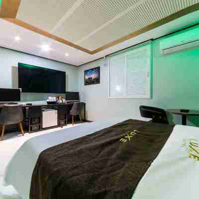 Goyang Luxe Rooms